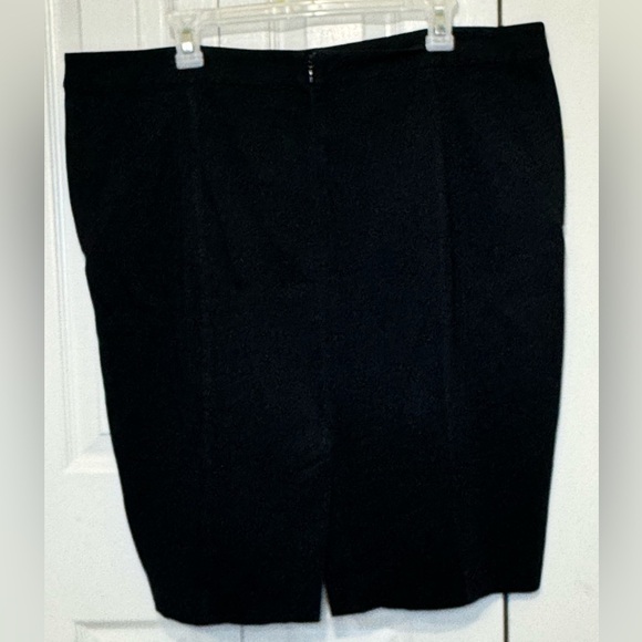 Ann Taylor sz 18 black straight skirt - Picture 2 of 3